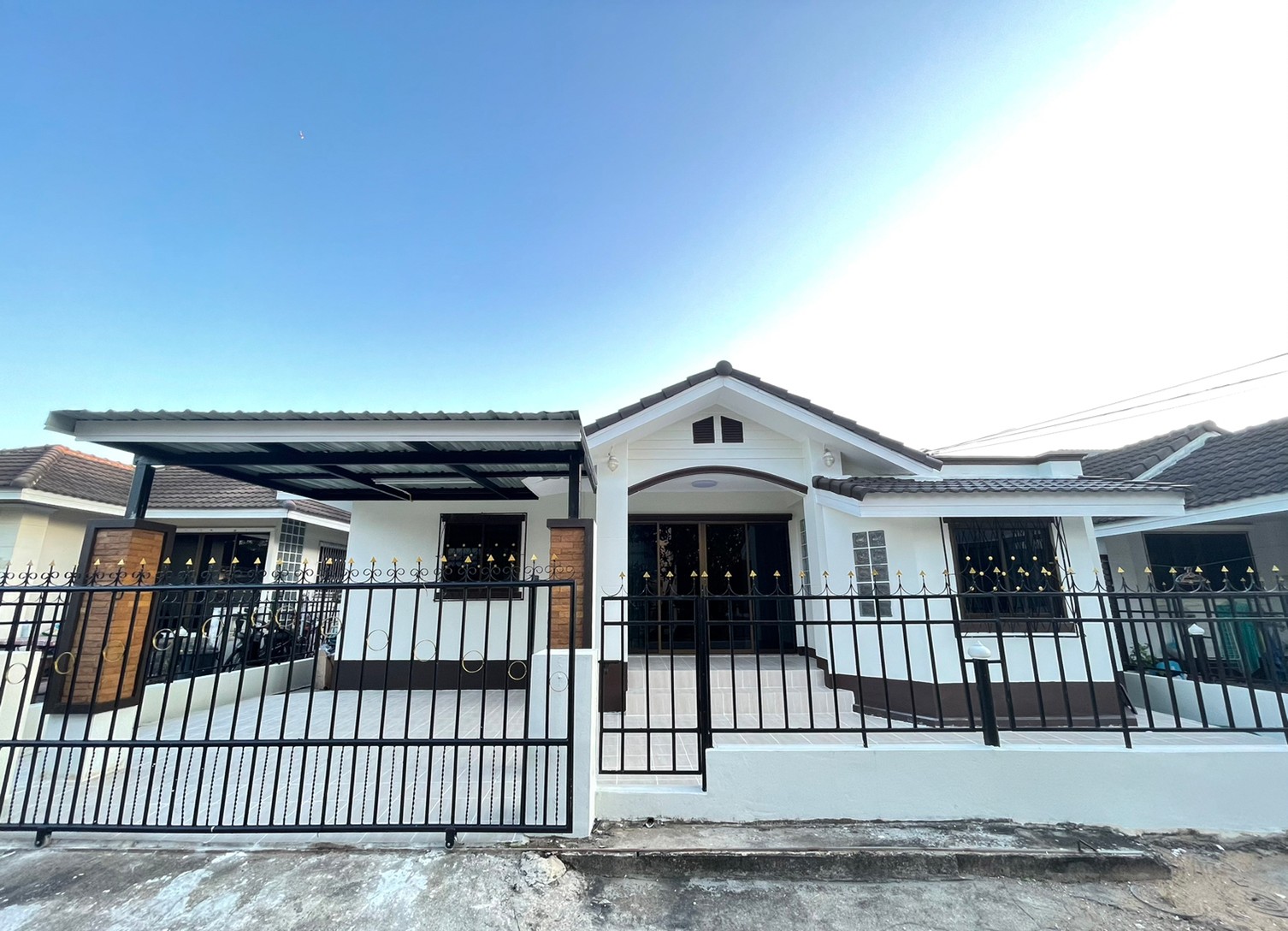 บ้านเดี่ยวชั้นเดียวในหมู่บ้าน บรรยากาศเป็นส่วนตัว ทำเลสันทราย เชียงใหม่ ราคาเพียง 17,000 บาท/เดือน   A4-H0456