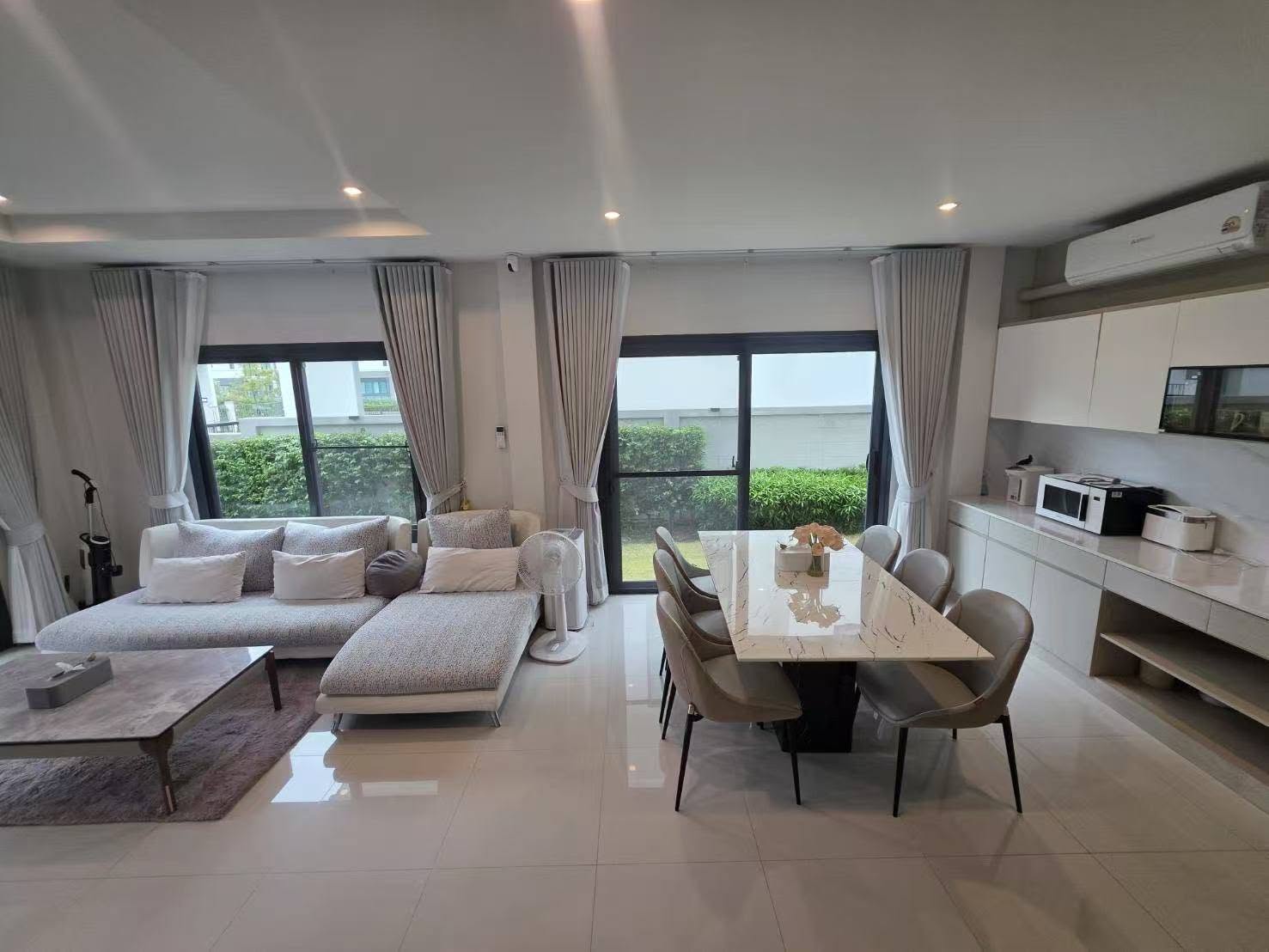 บ้านเดี่ยวสองชั้นให้เช่า ย่านสันกำแพง — 45,000 บาท/เดือน  A5-H0762