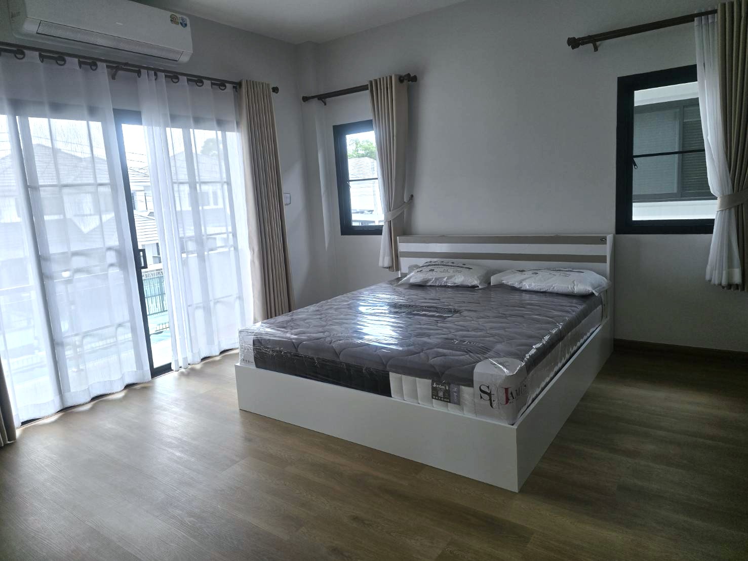 บ้านเดี่ยวสองชั้นในโครงการที่เงียบสงบและเป็นส่วนตัว A6-H0483