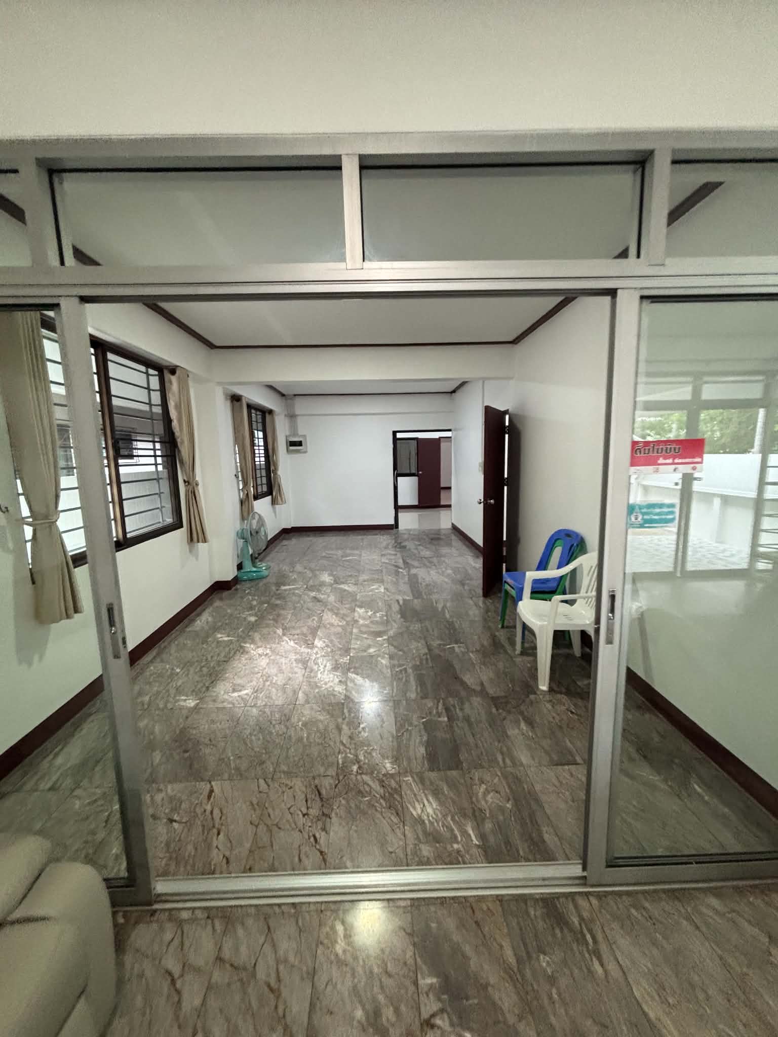 ให้เช่าบ้านเดี่ยวชั้นเดียว | 3 ห้องนอน 2 ห้องน้ำ 1 ห้องครัว 2 ที่จอดรถ | ที่ดิน 79 ตร.ว. ค่าเช่า 18,000 บาท/เดือน  A7-H0719