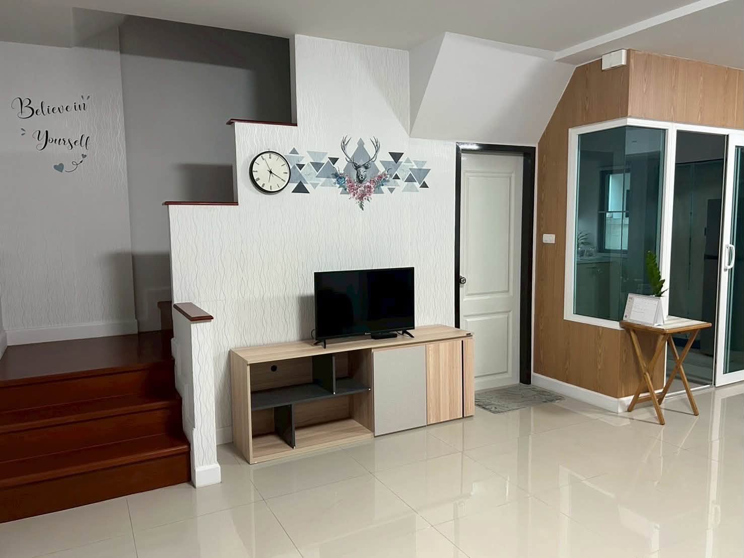 ให้เช่าบ้านเดี่ยว 2 ชั้น พร้อมเฟอร์นิเจอร์ ใกล้โรงเรียนสารสาสน์วิเทศล้านนา | A8-H0629