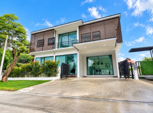 Pool Villa 2 ชั้น สไตล์ Modern ให้เช่า ทำเลแม่เหียะ เชียงใหม่ | 3 ห้องนอน | สระว่ายน้ำส่วนตัว A8-V0060