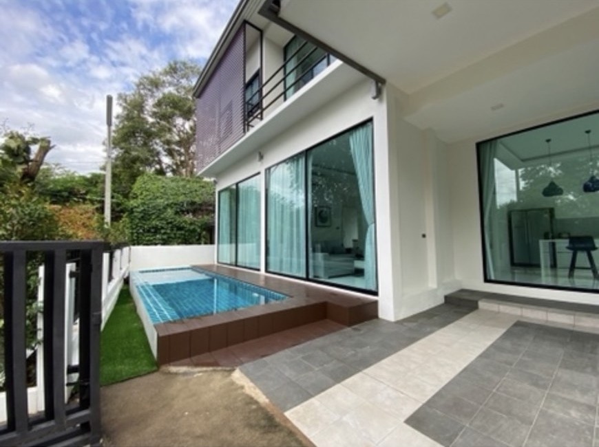 Pool Villa 2 ชั้น สไตล์ Modern ให้เช่า ทำเลแม่เหียะ เชียงใหม่ | 3 ห้องนอน | สระว่ายน้ำส่วนตัว A8-V0060