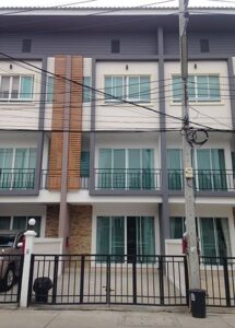 ทาวน์โฮม 3 ชั้น พื้นที่ 35 ตร.ว. ที่ให้ความรู้สึกเหมือนอยู่บ้านเดี่ยว อำเภอเมือง รหัสทรัพย์ A9-T0037