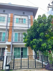 ทาวน์โฮม 3 ชั้น หัวมุม ทำเลดี เดินทางสะดวก ใกล้สิ่งอำนวยความสะดวก A9-T0057