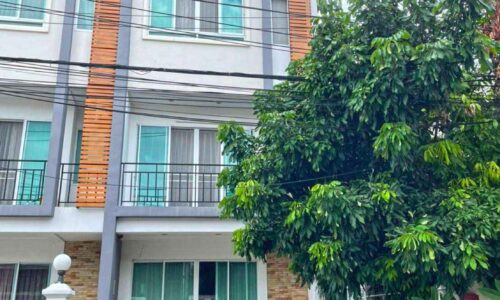 ทาวน์โฮม 3 ชั้น หัวมุม ทำเลดี เดินทางสะดวก ใกล้สิ่งอำนวยความสะดวก A9-T0057