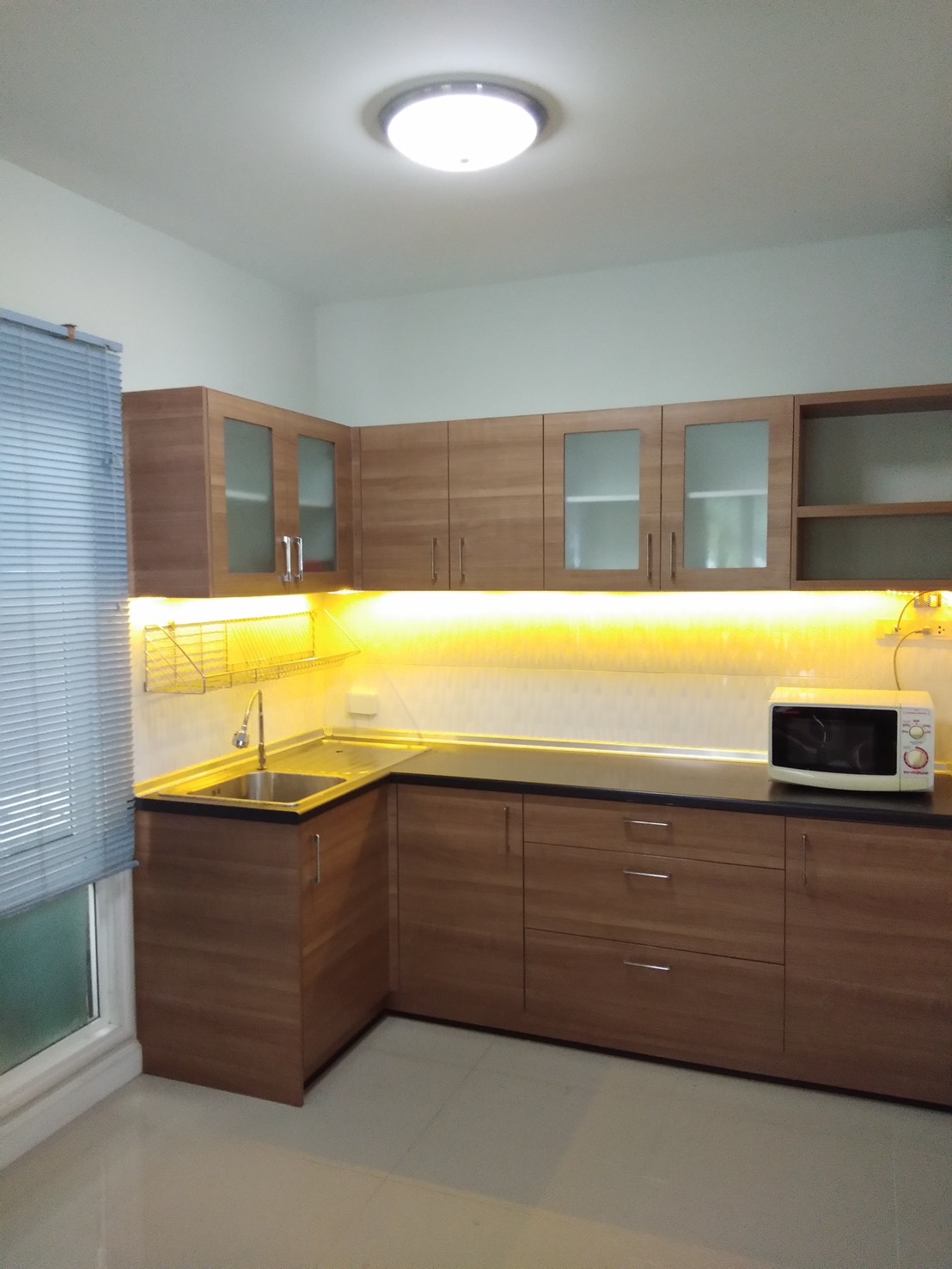 ทาวน์โฮมหัวมุม 2 ชั้นให้เช่า ใกล้เซ็นทรัล แอร์พอร์ต เชียงใหม่ | 3 ห้องนอน | 18,000 บาท/เดือน  A9-T0271