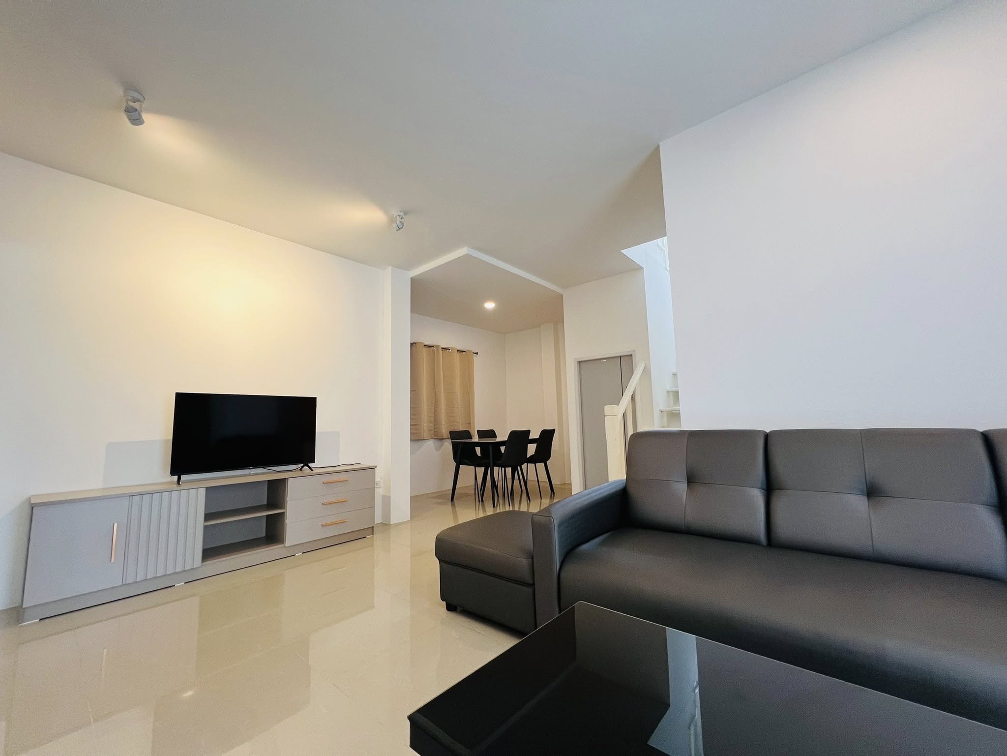 บ้านเดี่ยว2ชั้นในโครงการ เพทเฟรนด์ลี่ ยินดีรับสัตว์เลี้ยง  #ดอยสะเก็ด – ราคา 16,000/เดือน  ADK-H0423