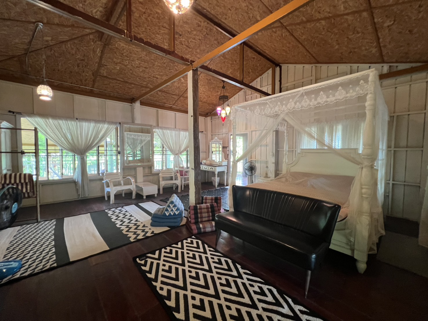 ให้เช่าบ้านเดี่ยว 2 ชั้นพร้อมอาคารที่พัก ทำเลแม่โป่ง ดอยสะเก็ด | ADK-H0460