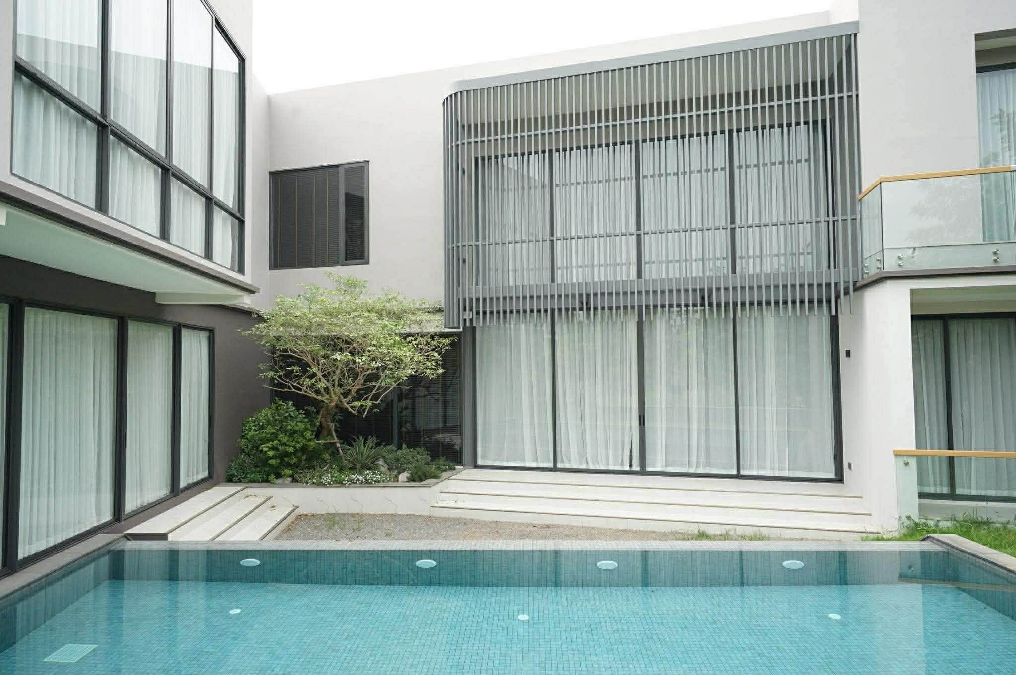 Luxury Pool Villa สองชั้น โครงการเชียงใหม่ฟลอร่าวิลล์ ดอยสะเก็ด ราคา 150,000 บาท/เดือน  ADK-V0024