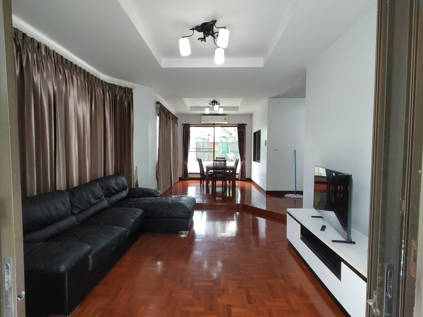 บ้านเดี่ยว 2 ชั้น พื้นที่กว้าง 67 ตร.ว. ใกล้โรงเรียนนานาชาติและกาดฝรั่ง | 3 ห้องนอน | เพียง 22,000 บาท/เดือน  AHD-H1206