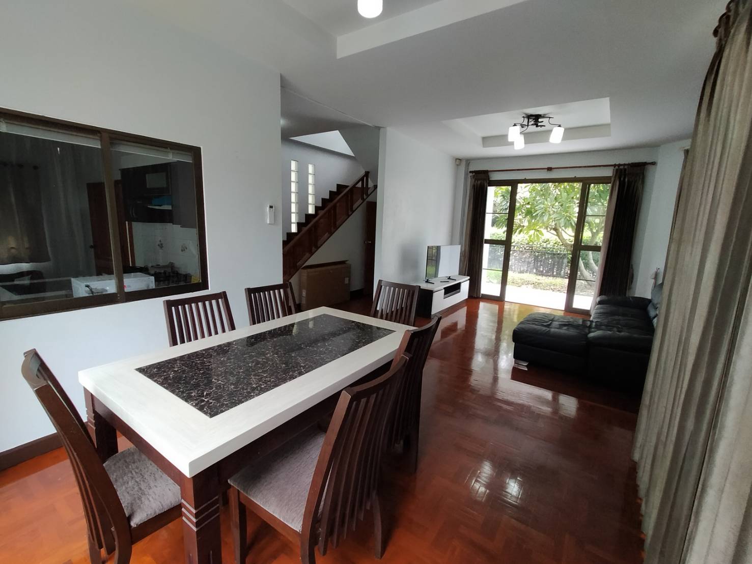 บ้านเดี่ยว 2 ชั้น พื้นที่กว้าง 67 ตร.ว. ใกล้โรงเรียนนานาชาติและกาดฝรั่ง | 3 ห้องนอน | เพียง 22,000 บาท/เดือน  AHD-H1206