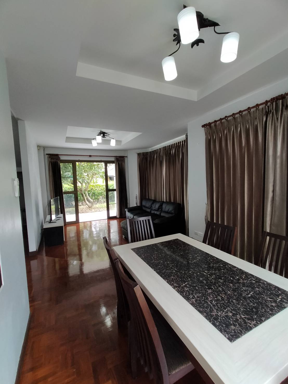 บ้านเดี่ยว 2 ชั้น พื้นที่กว้าง 67 ตร.ว. ใกล้โรงเรียนนานาชาติและกาดฝรั่ง | 3 ห้องนอน | เพียง 22,000 บาท/เดือน  AHD-H1206