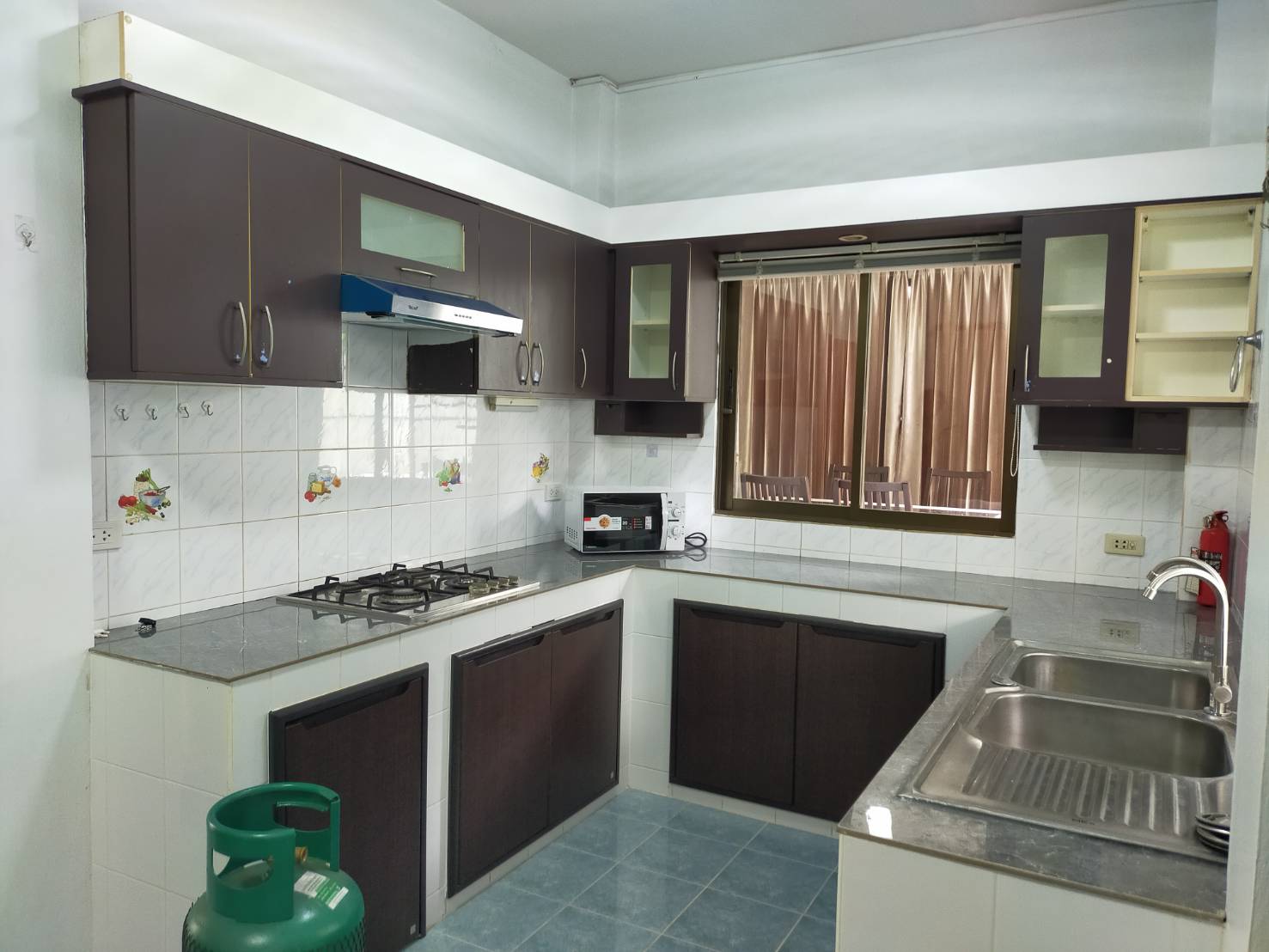 บ้านเดี่ยว 2 ชั้น พื้นที่กว้าง 67 ตร.ว. ใกล้โรงเรียนนานาชาติและกาดฝรั่ง | 3 ห้องนอน | เพียง 22,000 บาท/เดือน  AHD-H1206