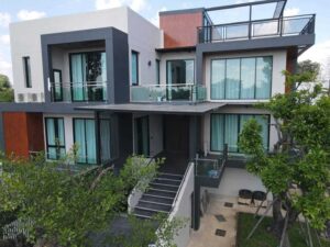 บ้านเดี่ยวสองชั้น พร้อมอาคารรับรอง พื้นที่กว้างขวาง AHD-H1373