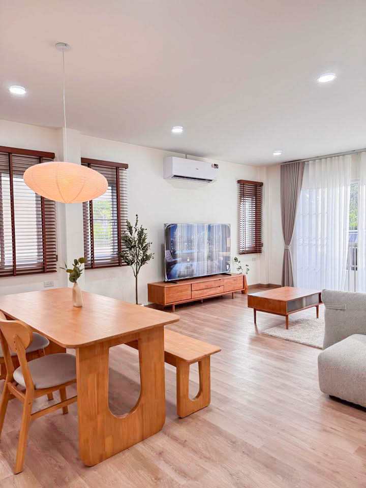 บ้านเดี่ยว 2 ชั้น บ้านใหม่ใกล้กาดฝรั่ง ทำเลหางดง | 4 ห้องนอน | 3 ห้องน้ำ | 38,000 บาท/เดือน  AHD-H1377