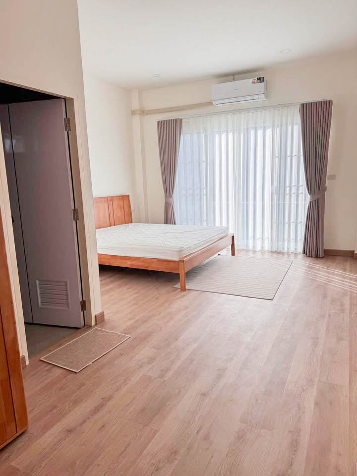 บ้านเดี่ยว 2 ชั้น บ้านใหม่ใกล้กาดฝรั่ง ทำเลหางดง | 4 ห้องนอน | 3 ห้องน้ำ | 38,000 บาท/เดือน  AHD-H1377