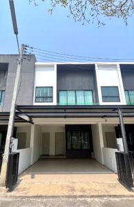 ทาวน์โฮม 2 ชั้น สไตล์โมเดิร์น พร้อมห้องทำงานส่วนตัว AHD-T0107