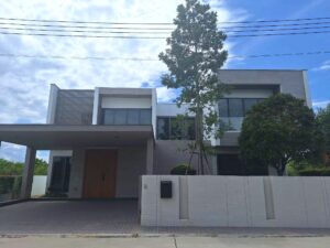 บ้านเดี่ยวสองชั้นสไตล์โมเดิร์น พร้อมสระว่ายน้ำส่วนตัว ASP-H0720