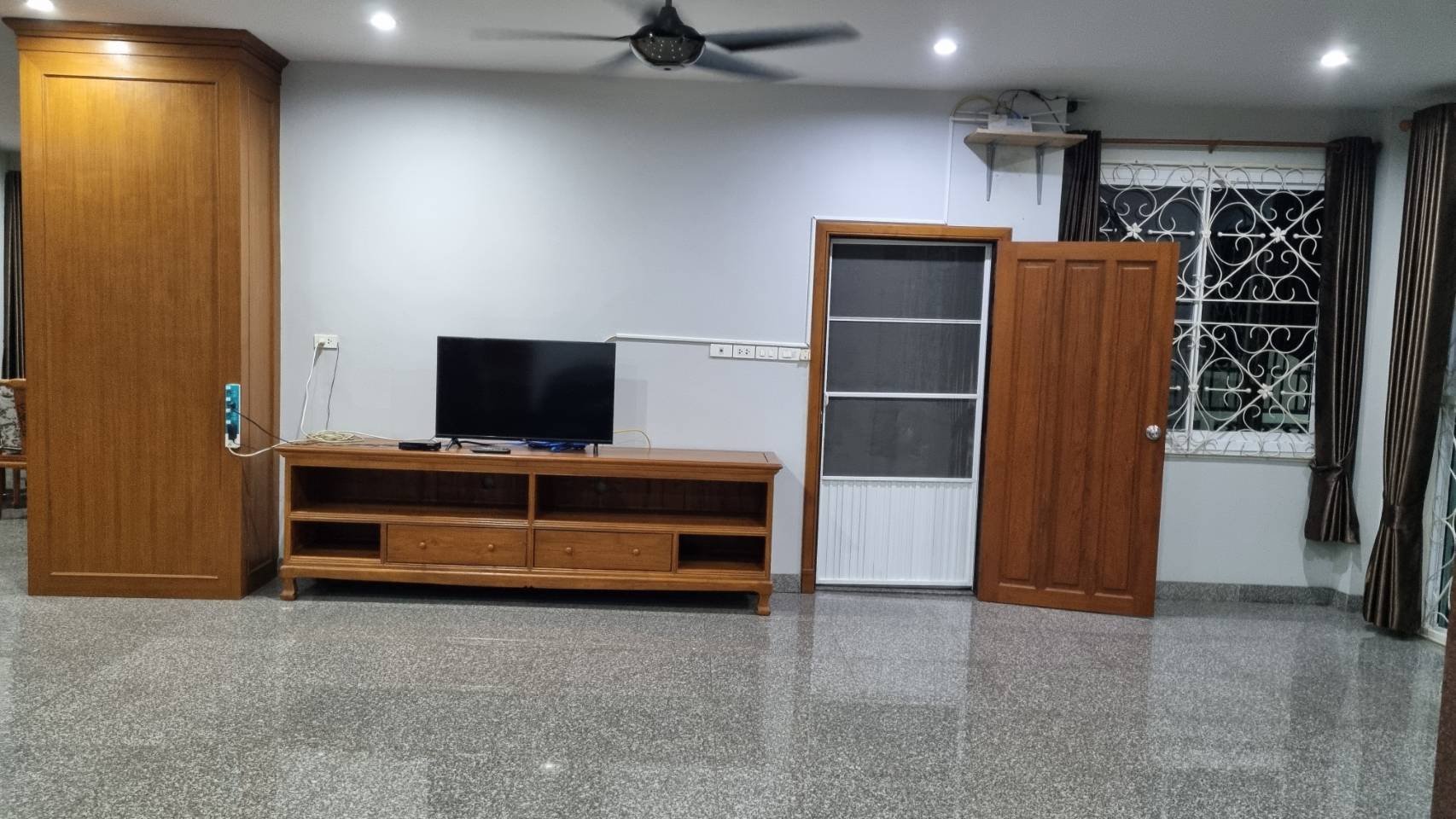 ให้เช่าบ้านเดี่ยว 2 ชั้นหลังใหญ่ ทำเลสันทราย 5 ห้องนอน 7 ห้องน้ำ  ASS-H0914
