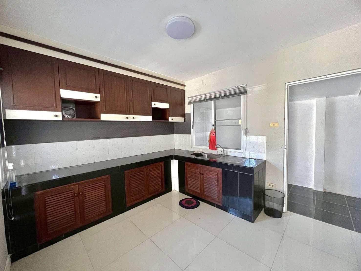 บ้านเดี่ยวสองชั้นให้เช่า ทำเลสันทราย–แม่โจ้ พร้อมพื้นที่สวน ราคา 15,000 บาท/เดือน  ASS-H1146