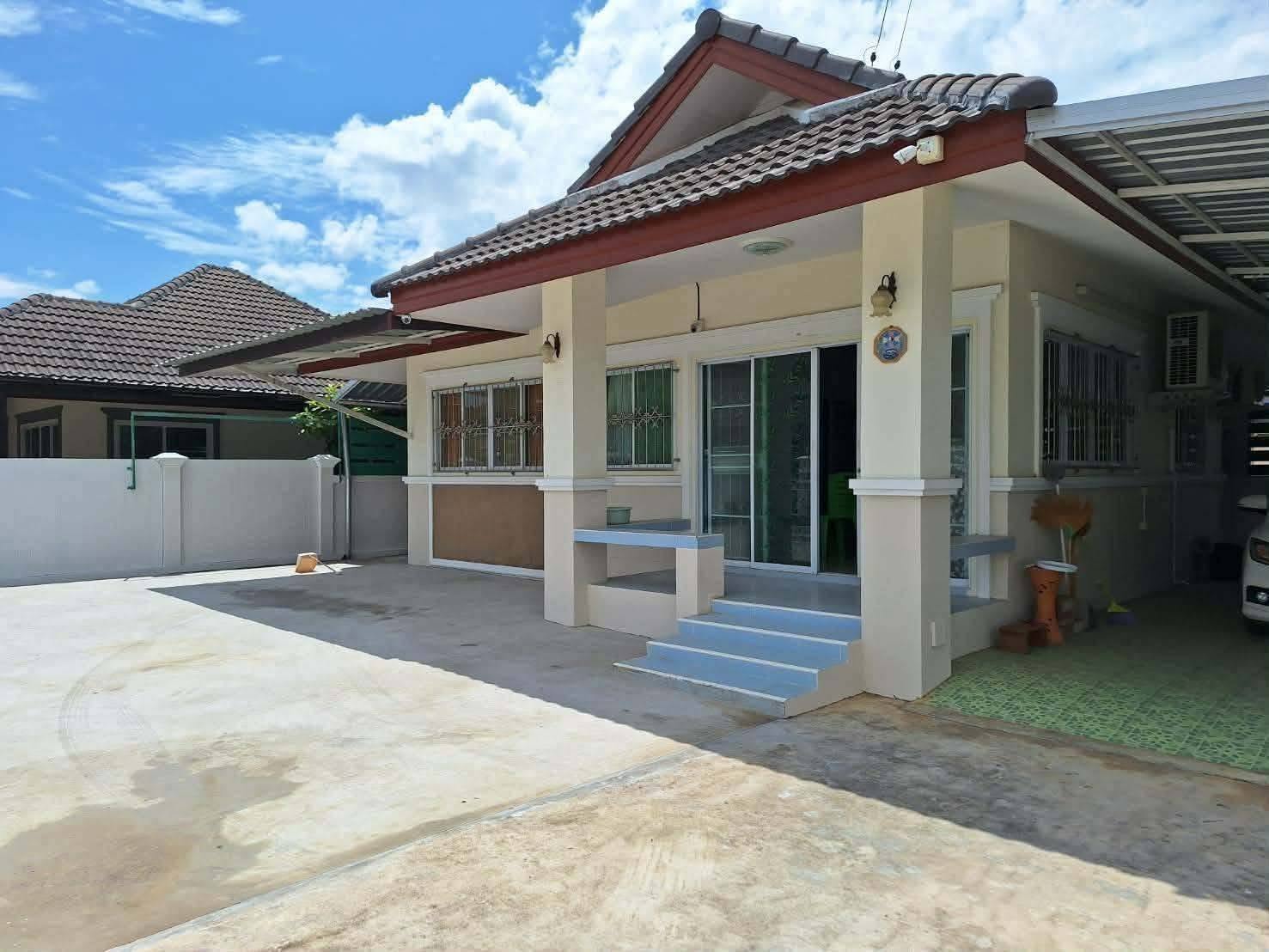 ขายบ้านเดี่ยวชั้นเดียว ในโครงการ พร้อมระบบรักษาความปลอดภัย 24 ชม. ทำเลสันปูเลย ดอยสะเก็ด เชียงใหม่ #ดอยสะเก็ด ราคาเพียง 1.85 ล้านบาท ฟรีโอน  C5MG100811