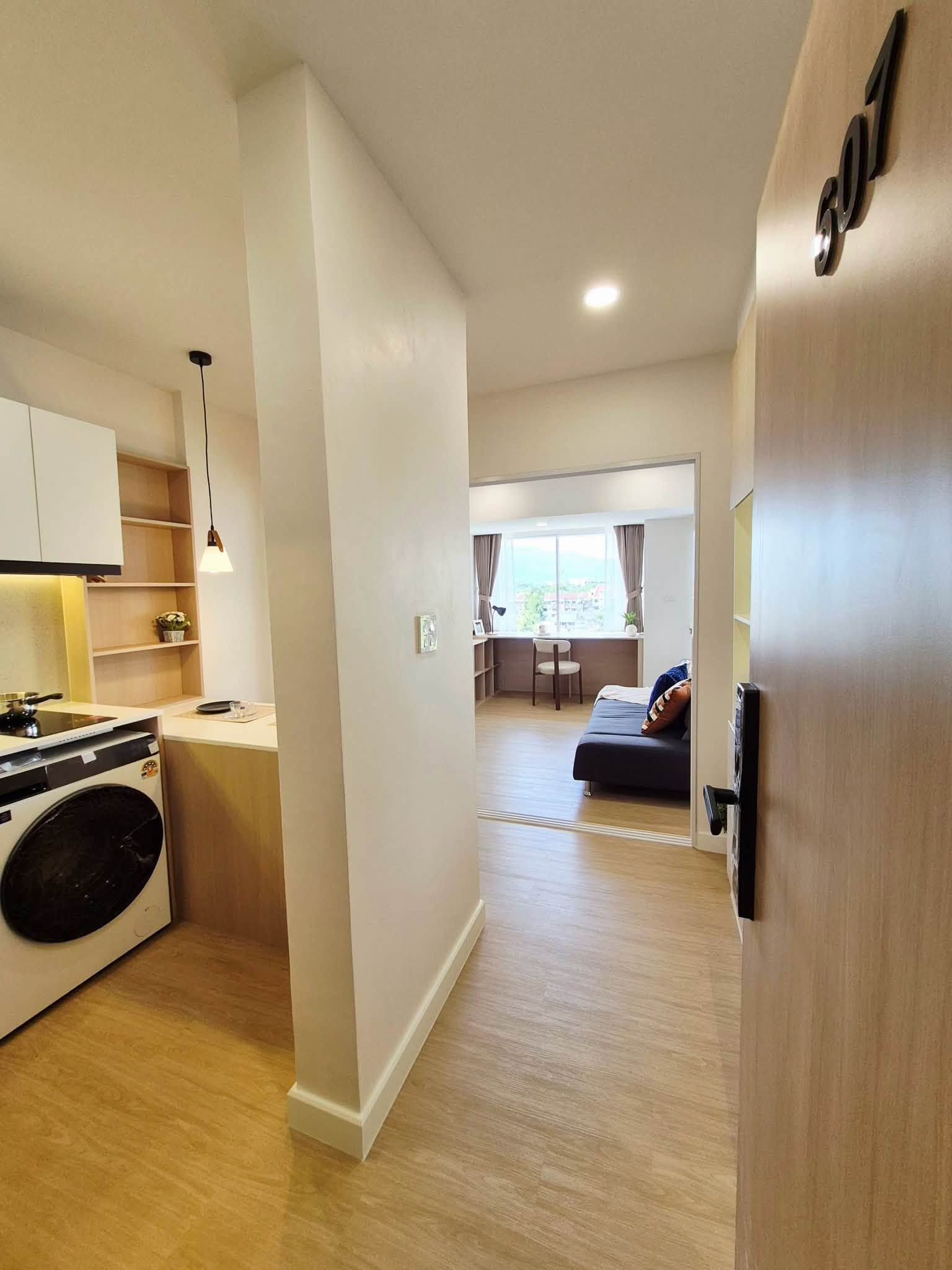 ขายคอนโด Galae Thong Condominium รีโนเวท ห้องสวย ทำเลย่านเศรษฐกิจป่าแดด เมืองเชียงใหม่ #ป่าแดด ราคาเพียง 1.86 ล้านบาท ฟรีโอน  C9MG100677