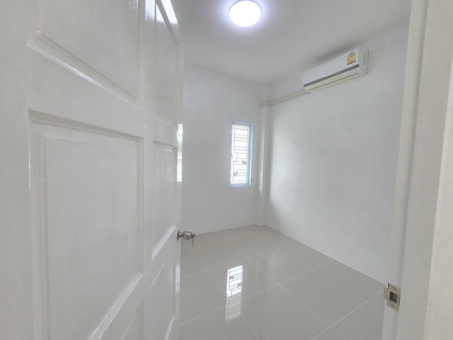 ขายบ้านเดี่ยวชั้นเดียวรีโนเวทใหม่ ทำเลหางดง ราคา 2.30 ล้านบาท CHD101861