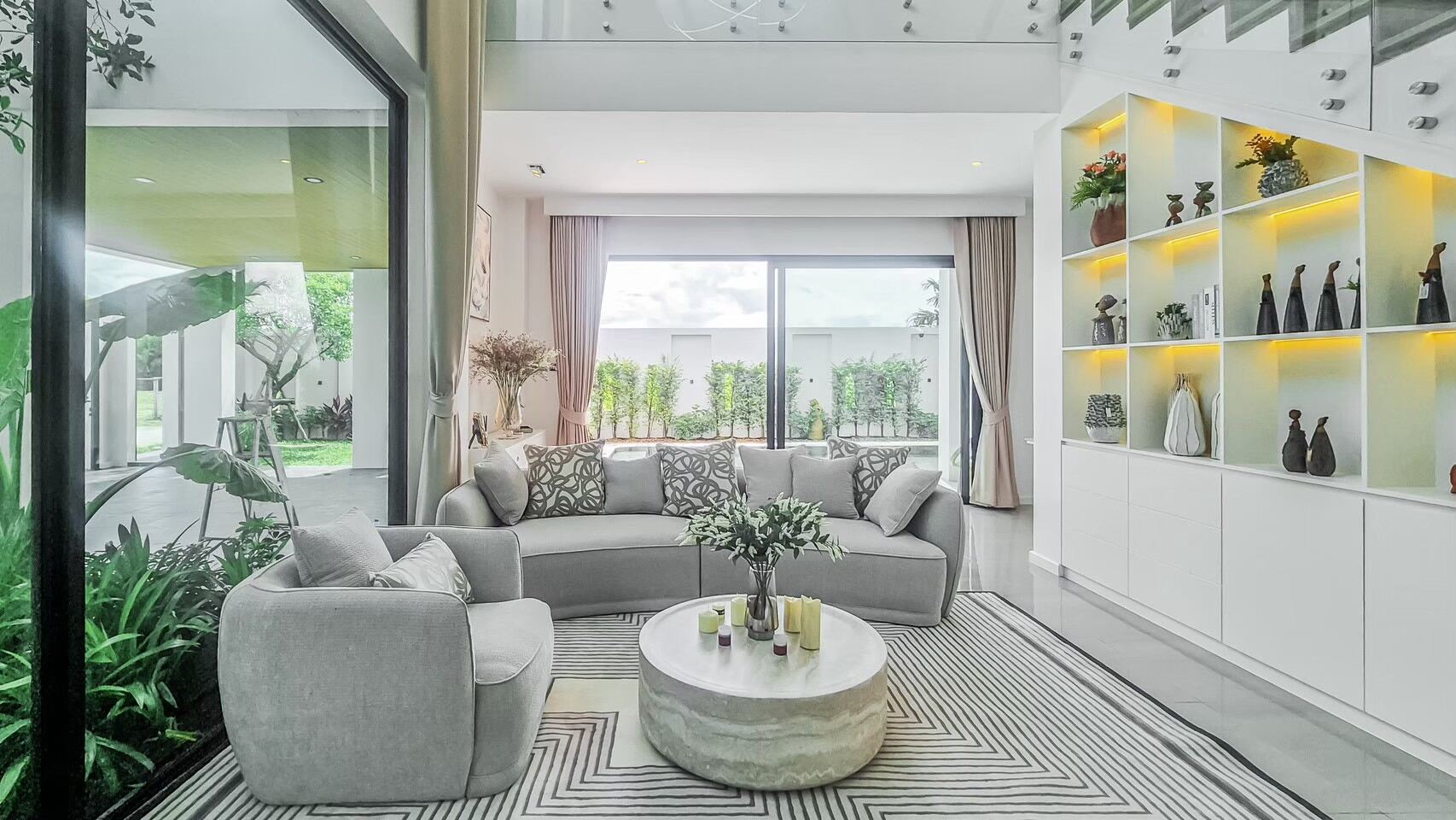 Pool Villa 2 ชั้น หลังใหญ่ พื้นที่ใช้สอย 550 ตร.ม. | 4 ห้องนอน 4 ห้องน้ำ | ใกล้โรงเรียนนานาชาติ  CHD101863