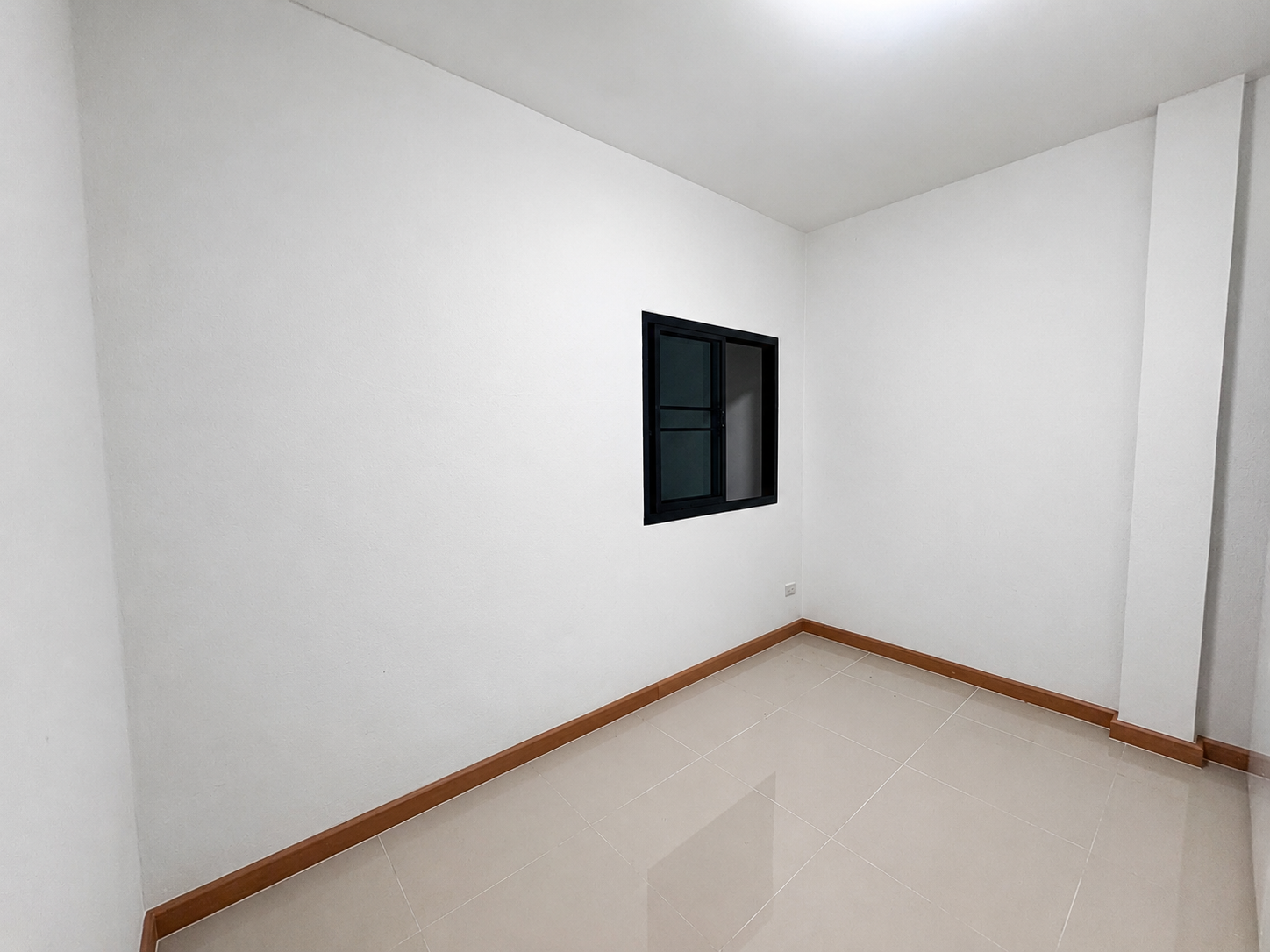 ขายทาวน์โฮม 2 ชั้น สภาพใหม่ ทำเลต้นเปา สันกำแพง เพียง 2.49 ล้านบาท  CSP100945