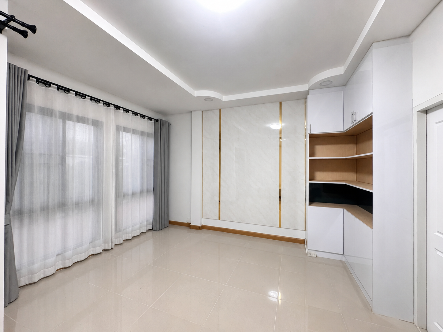 ขายทาวน์โฮม 2 ชั้น สภาพใหม่ ทำเลต้นเปา สันกำแพง เพียง 2.49 ล้านบาท  CSP100945