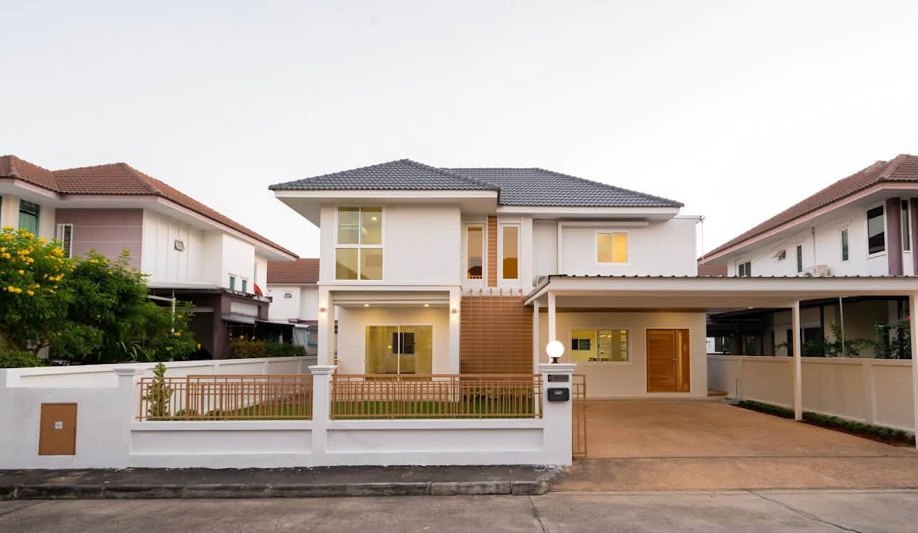 บ้านเดี่ยวสองชั้นรีโนเวทใหม่ ทำเลสันกำแพง เชียงใหม่ เพียง 4.39 ล้านบาท  CSP100950