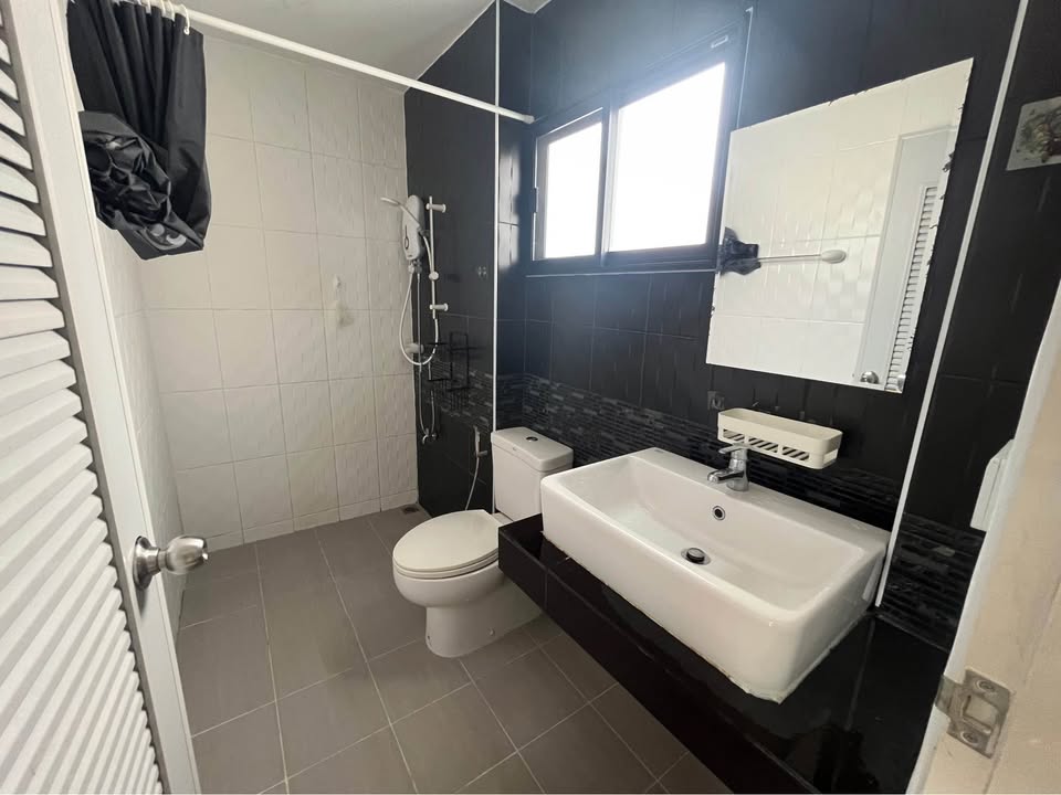 บ้านเดี่ยว 2 ชั้น 3 ห้องนอน ทำเลสันทราย เชียงใหม่ | ราคาเพียง 2.89 ล้านบาท  CSS101949
