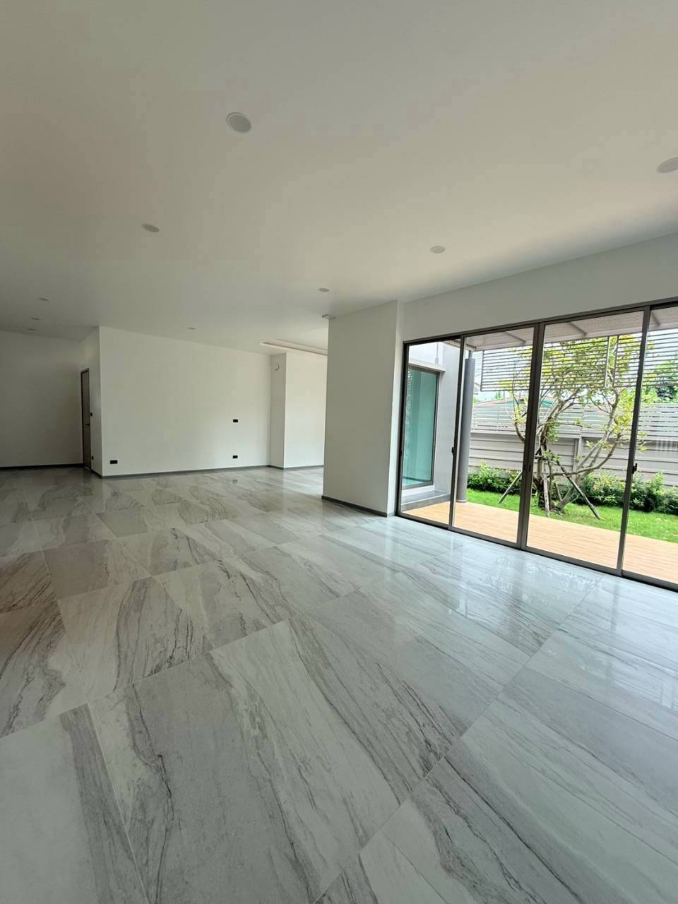 บ้านเดี่ยวสร้างใหม่ 2 ชั้นในโครงการ  สันทราย ราคา 9.63 ล้านบาท CSS101958