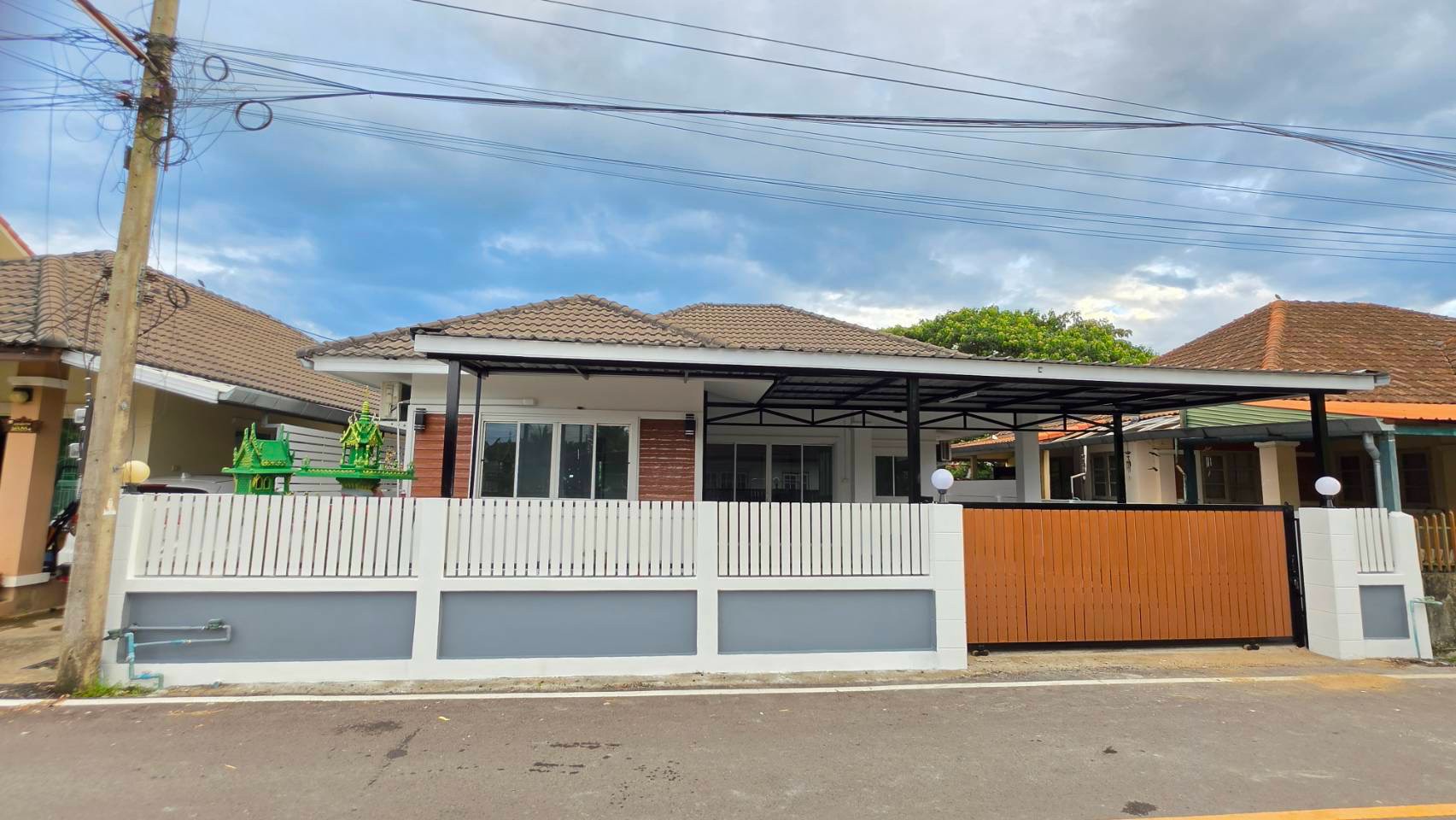 ขายบ้านเดี่ยวชั้นเดียวรีโนเวทใหม่ สันทราย เชียงใหม่ ราคา 1.69 ล้านบาท  CSS101960