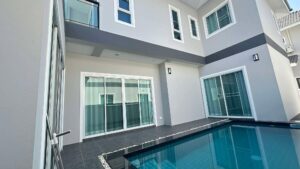 ขาย Pool Villa 2 ชั้น ทำเลสันนาเม็ง เชียงใหม่ | 4 ห้องนอน | 3.5 ล้านบาท CSS101962