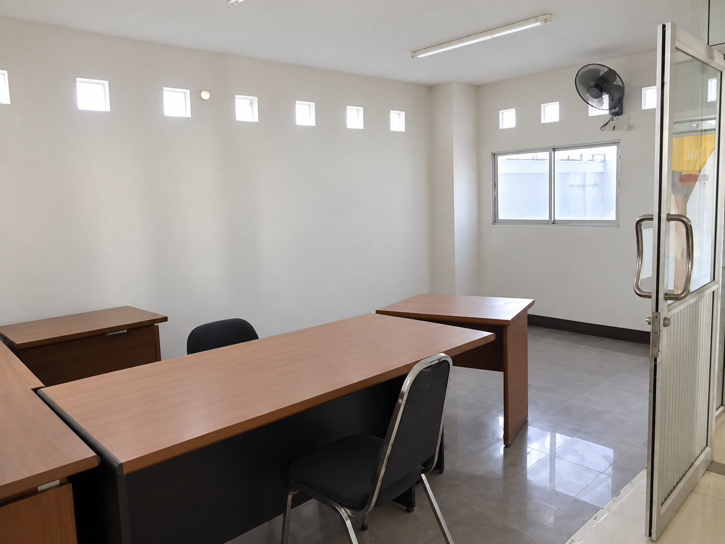 ให้เช่าโกดังพร้อมสำนักงาน ทำเลสันทราย พื้นที่ใช้สอย 500 ตร.ม. — 38,000 บาท/เดือน  ASS-W0006