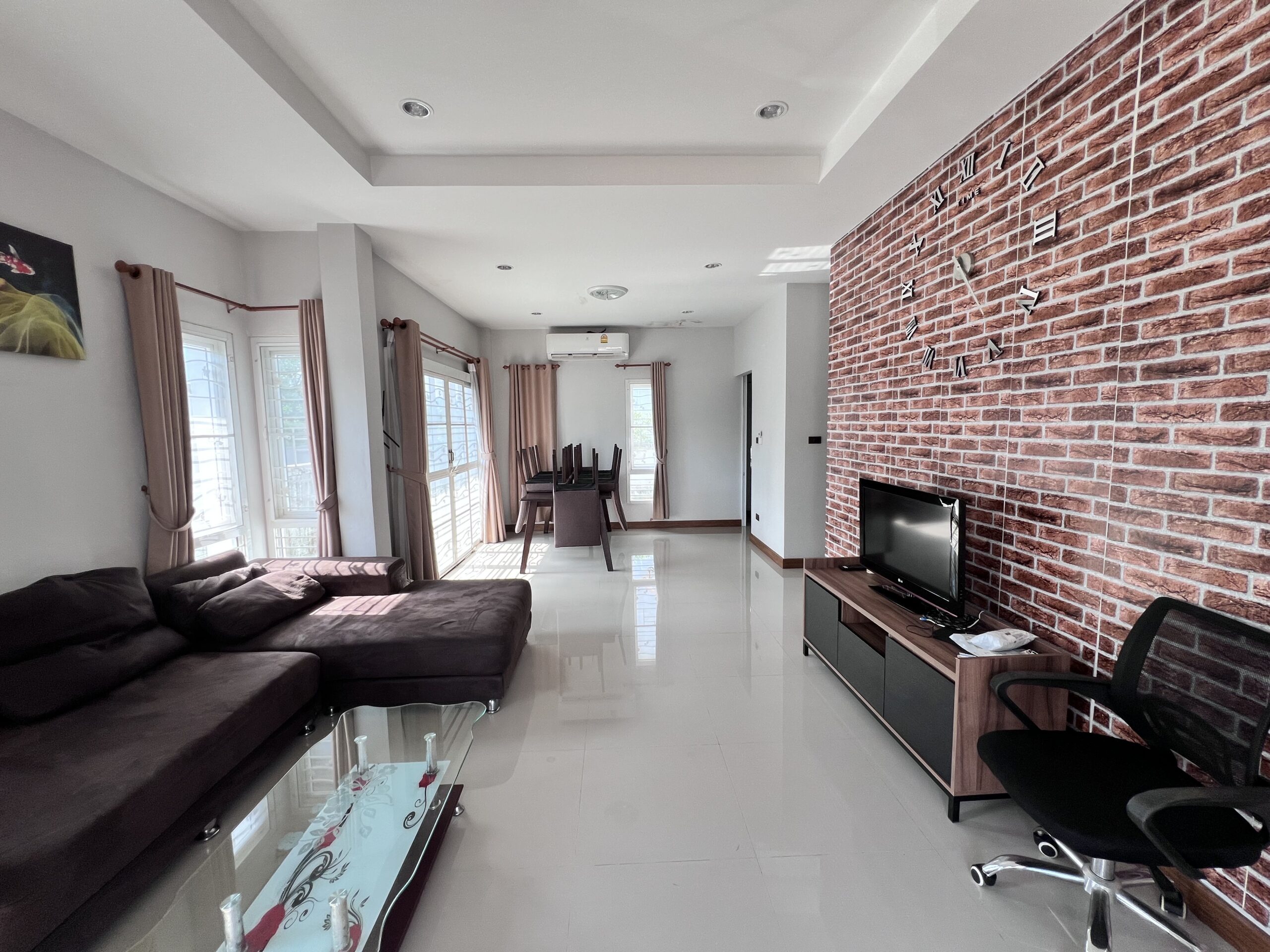 ให้เช่าบ้านเดี่ยว 2 ชั้น บ้านดู่ เชียงราย พร้อมเฟอร์นิเจอร์ 5A2-H0124
