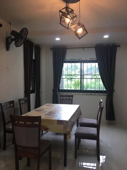 ให้เช่าบ้านเดี่ยว 20,000 บาท/เดือน #รอบเวียง #เมืองเชียงราย   บรรยากาศเป็นส่วนตัว ใกล้สนามกีฬากลาง  5A4-H0327