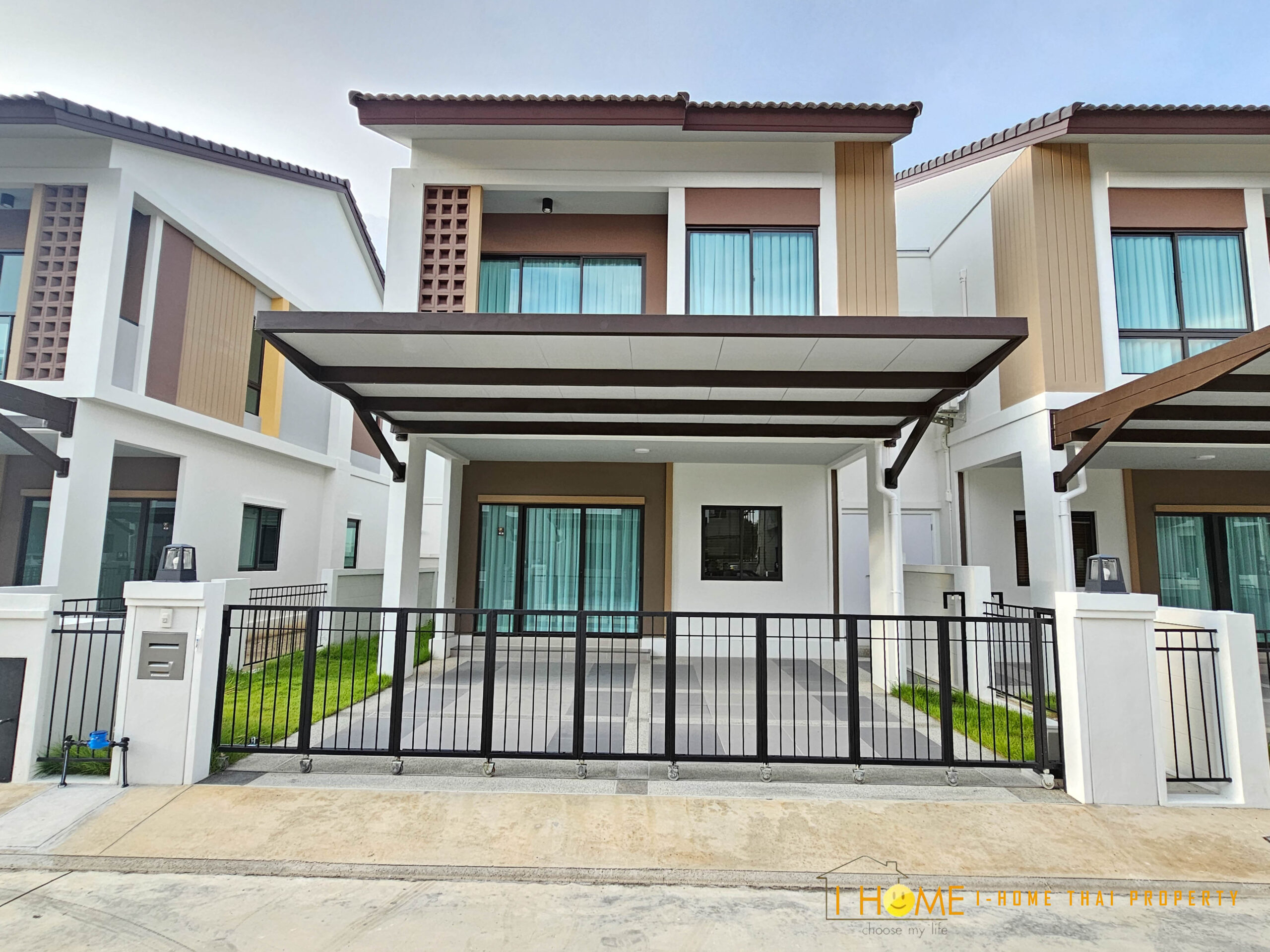 ให้เช่าบ้านแฝด 2 ชั้น เมืองเชียงใหม่ พื้นที่ใช้สอย 152 ตร.ม. พร้อมเฟอร์นิเจอร์ A2-H0141
