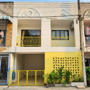 ทาวน์โฮม 2 ชั้น สไตล์โมเดิร์นมินิมอล ทำเลโชตนา ใกล้สิ่งอำนวยความสะดวก ราคาเพียง 25,000 บาท/เดือน A2-T0071