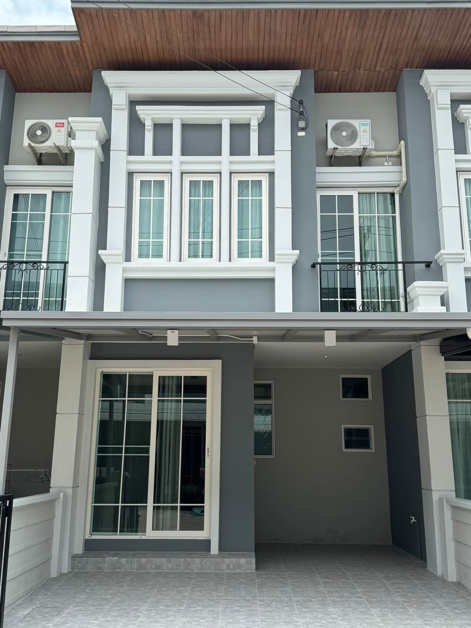 ให้เช่าทาวน์โฮม 2 ชั้น 22,000 บาท/เดือน #รวมโชค #เชียงใหม่ บ้าน 3 ห้องนอน 2 ห้องน้ำ พื้นที่ 96 ตร.ม  A3-T0128