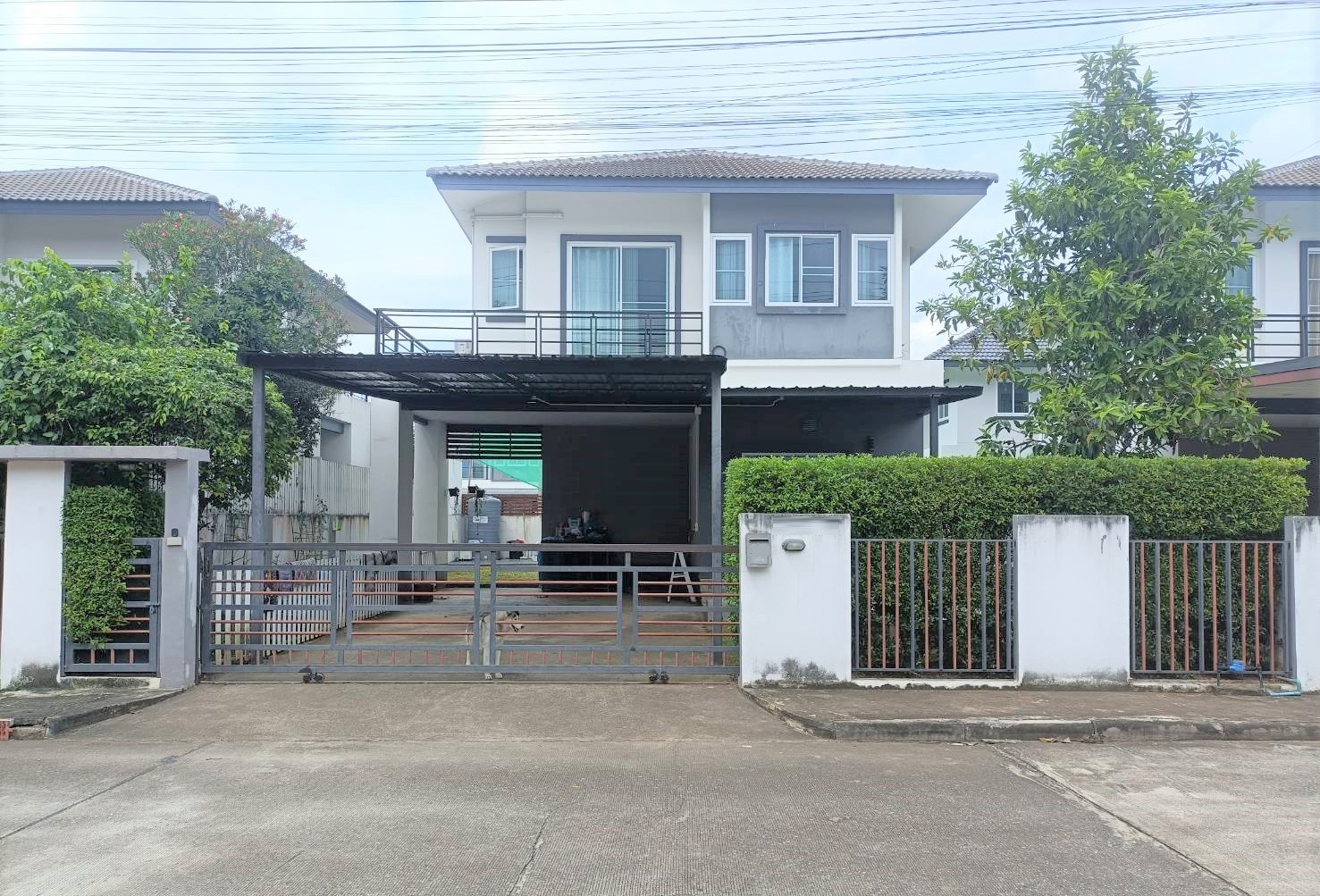 ให้เช่าบ้านเดี่ยว 2 ชั้น พร้อมเฟอร์นิเจอร์ โซนสันทราย เชียงใหม่ ใกล้ตลาด ห้างสรรพสินค้า และแหล่งช้อปปิ้ง A4-H0522