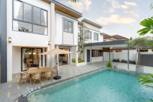 ให้เช่า 🏡 พูลวิลล่า 2 ชั้น 5 ห้องนอน พร้อมเฟอร์นิเจอร์และสระว่ายน้ำส่วนตัว ทำเลสันทราย เชียงใหม่ A4-V0028