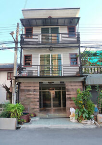 ให้เช่าทาวน์เฮ้าส์ 3 ชั้น ทำเลดี ใกล้ ม.พายัพ เพียง 200 เมตร!  A5-T0129