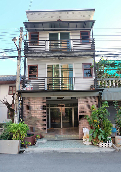 ให้เช่าทาวน์เฮ้าส์ 3 ชั้น ทำเลดี ใกล้ ม.พายัพ เพียง 200 เมตร!  A5-T0129