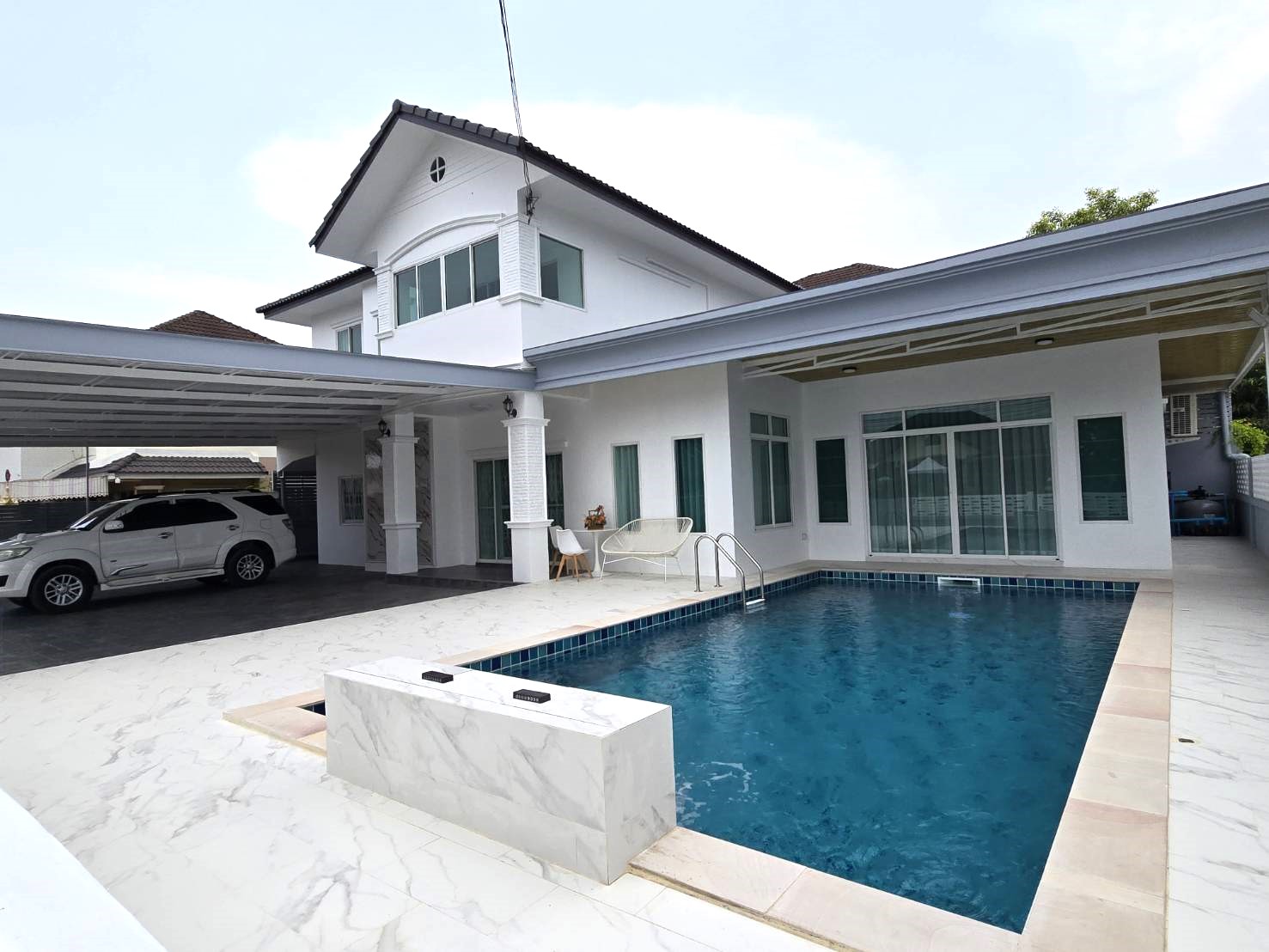 ให้เช่าพูลวิลล่า 2 ชั้น สระว่ายน้ำส่วนตัว #เชียงใหม่ บ้านพร้อมเฟอร์นิเจอร์ 3 ห้องนอน จอดรถได้ถึง 4 คัน A5-V0044