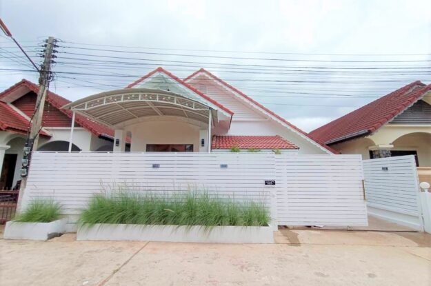 บ้านเดี่ยวชั้นเดียวในหมู่บ้าน ทำเลท่าวังตาล สารภี เชียงใหม่ พร้อมเฟอร์นิเจอร์ ราคาเพียง 19,000 บาท/เดือน   A6-H0389