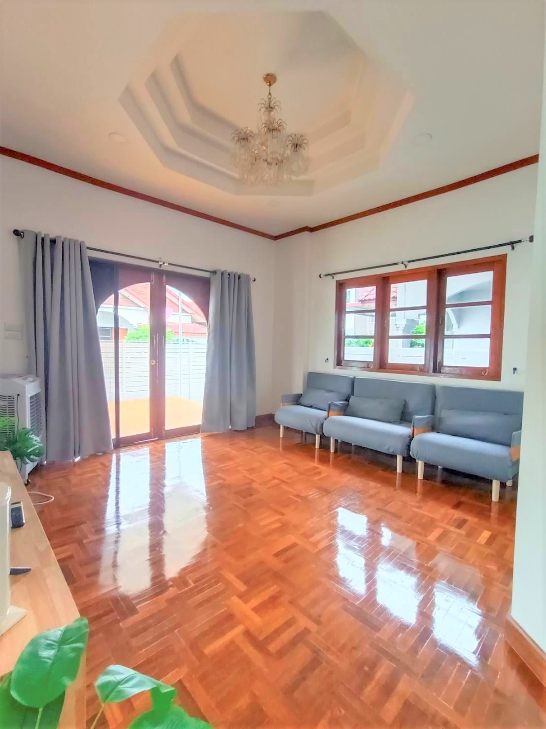 บ้านเดี่ยวชั้นเดียวในหมู่บ้าน ทำเลท่าวังตาล สารภี เชียงใหม่ พร้อมเฟอร์นิเจอร์ ราคาเพียง 19,000 บาท/เดือน   A6-H0389