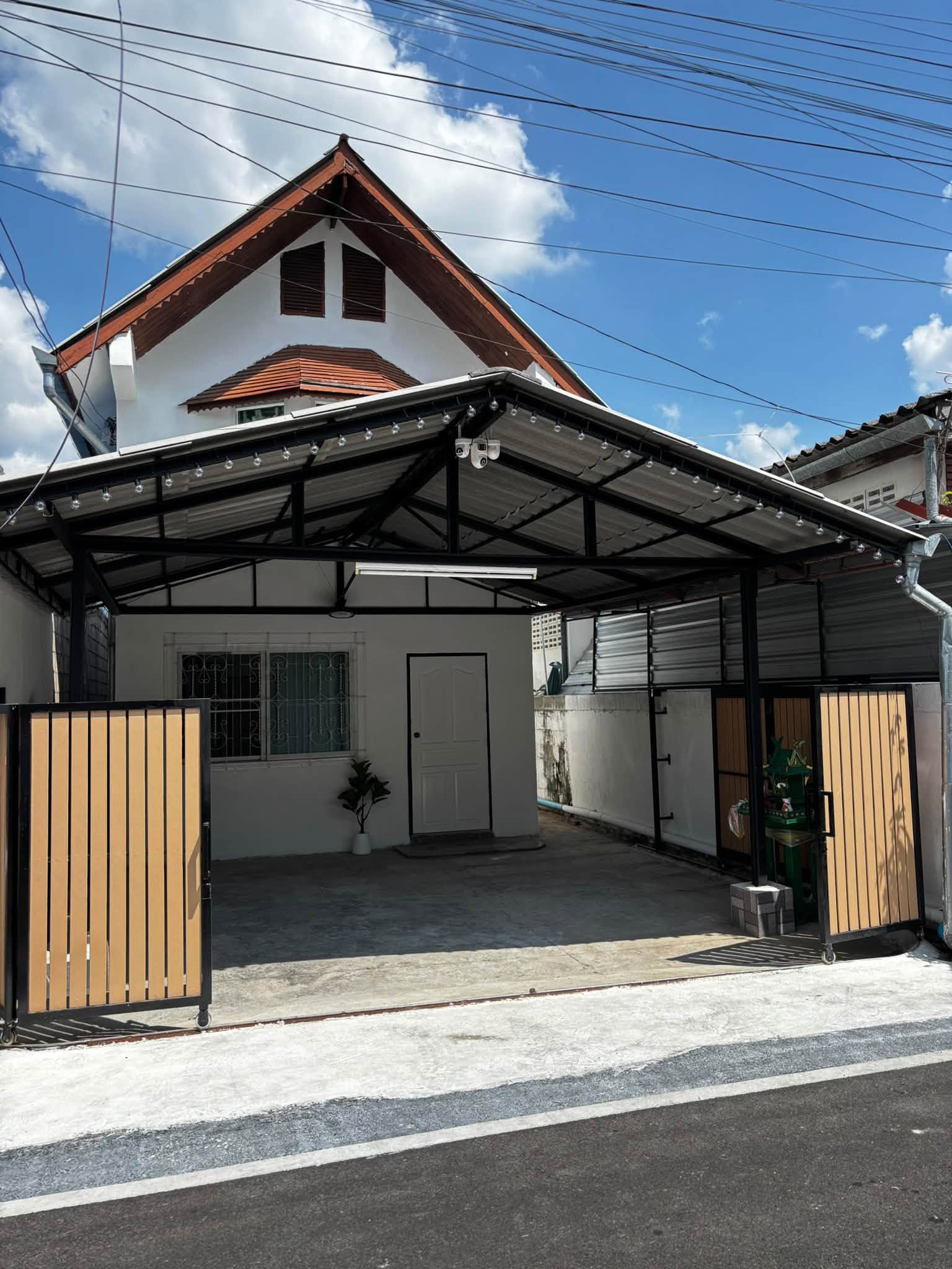 ให้เช่าบ้านเดี่ยว 2 ชั้น ทำเลป่าแดด เมืองเชียงใหม่ ใกล้บิ๊กซี เพลส หางดง – ราคาเช่า 12,000 บาท / เดือน A7-H0722